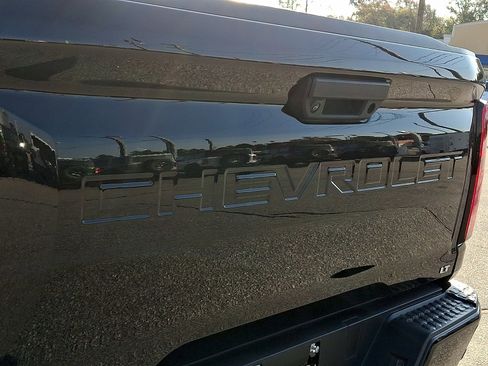 Used 2023 Chevrolet Colorado LT w/ LT Convenience Package III image 29