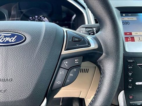 Used 2019 Ford Edge Titanium AWD/4WD image 12