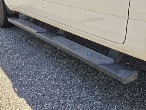 Used 2023 RAM 1500 Laramie AWD/4WD image 12