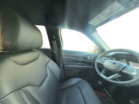 New 2026 Jeep Compass Limited image 28
