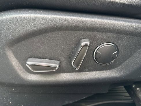 Used 2017 Ford Explorer XLT w/ Equipment Group 202A image 15