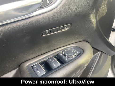 Used 2017 Cadillac XT5 Luxury image 14