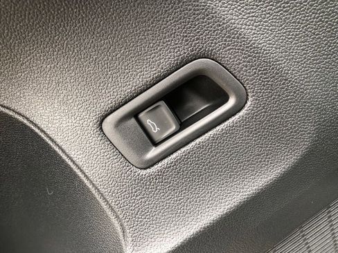 New 2026 Volkswagen Atlas SE image 11