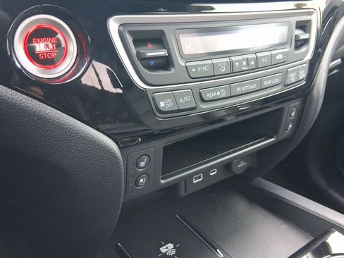 Used 2024 Honda Ridgeline Black Edition image 17