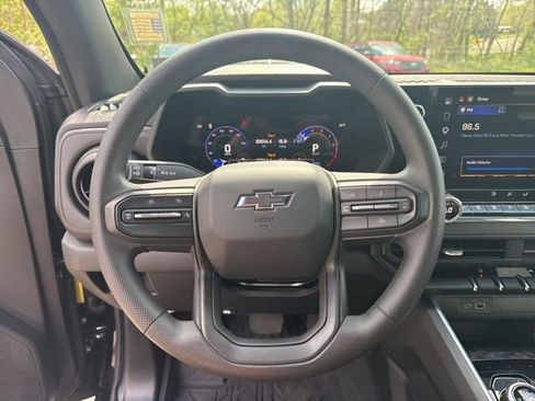 Used 2025 Chevrolet Colorado Trail Boss image 13