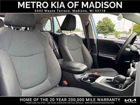 Used 2021 Toyota RAV4 LE AWD/4WD image 45