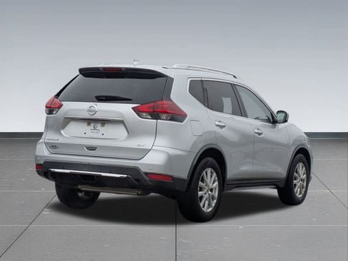Used 2020 Nissan Rogue SV image 6