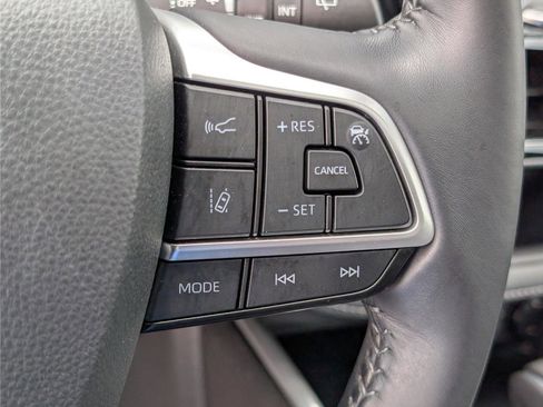 Used 2022 Toyota Highlander XSE AWD/4WD image 26