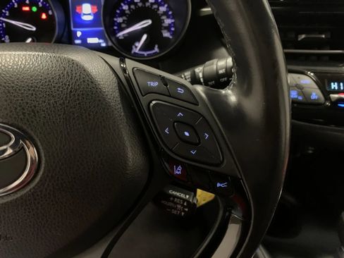 Used 2018 Toyota C-HR XLE image 21