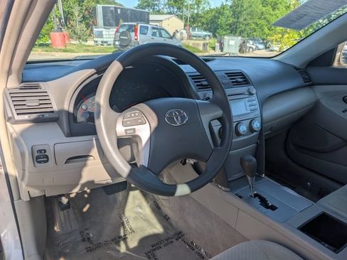 Used 2009 Toyota Camry FWD image 8
