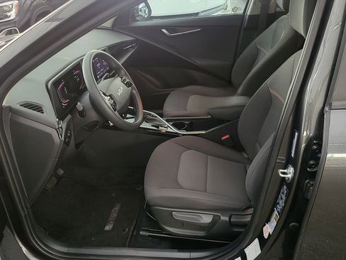 Used 2025 Kia Niro LX FWD image 3