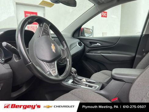 Used 2023 Chevrolet Equinox LT AWD/4WD image 3