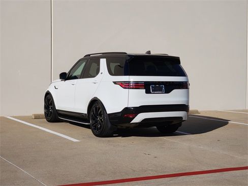 Used 2024 Land Rover Discovery Dynamic SE image 5