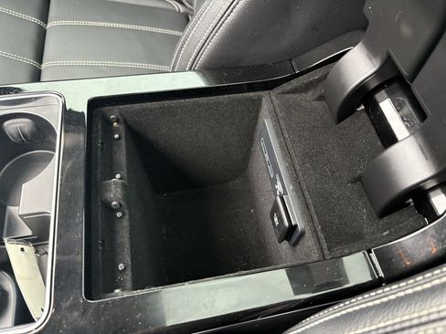 Used 2020 Land Rover Range Rover Velar S image 44