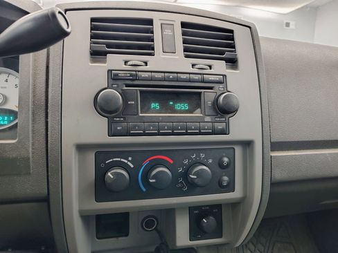 Used 2005 Dodge Dakota SLT image 3