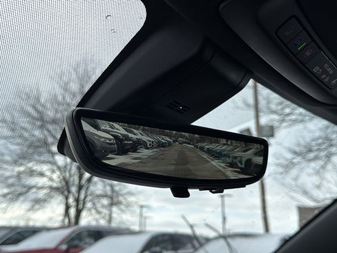 Used 2021 GMC Yukon Denali w/ Denali Premium Package image 25