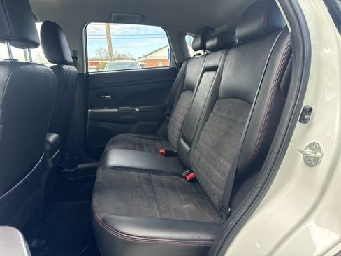 Used 2019 Mitsubishi Outlander Sport GT image 11