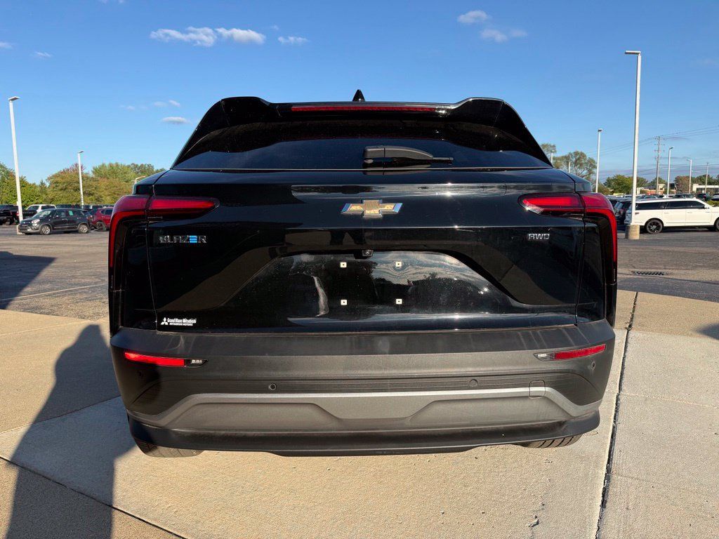Used 2024 Chevrolet Blazer EV LT AWD/4WD image 15
