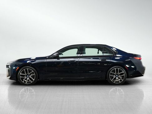 Used 2025 BMW 740i xDrive AWD/4WD image 2