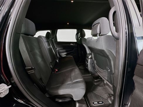 Used 2017 Jeep Grand Cherokee Laredo w/ Quick Order Package 23E image 25