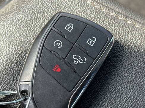 Used 2024 Chevrolet Silverado 1500 LT image 38