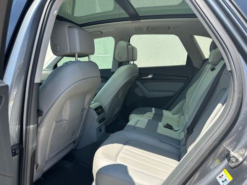 Used 2019 Audi Q5 2.0T Premium w/ Convenience Package AWD/4WD image 17