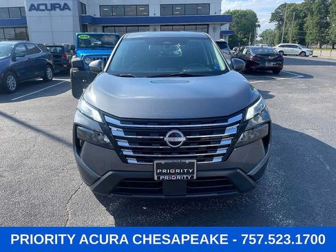 Used 2024 Nissan Rogue SV FWD image 8