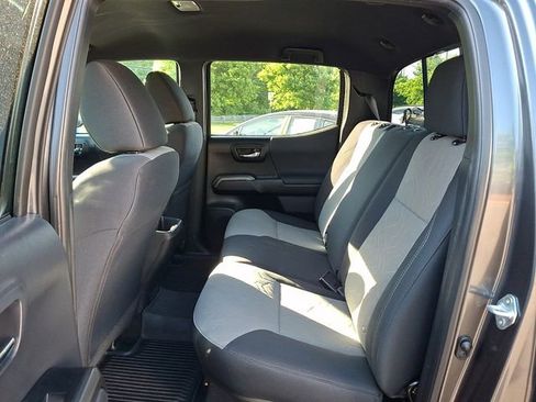 Used 2023 Toyota Tacoma TRD Sport AWD/4WD image 11