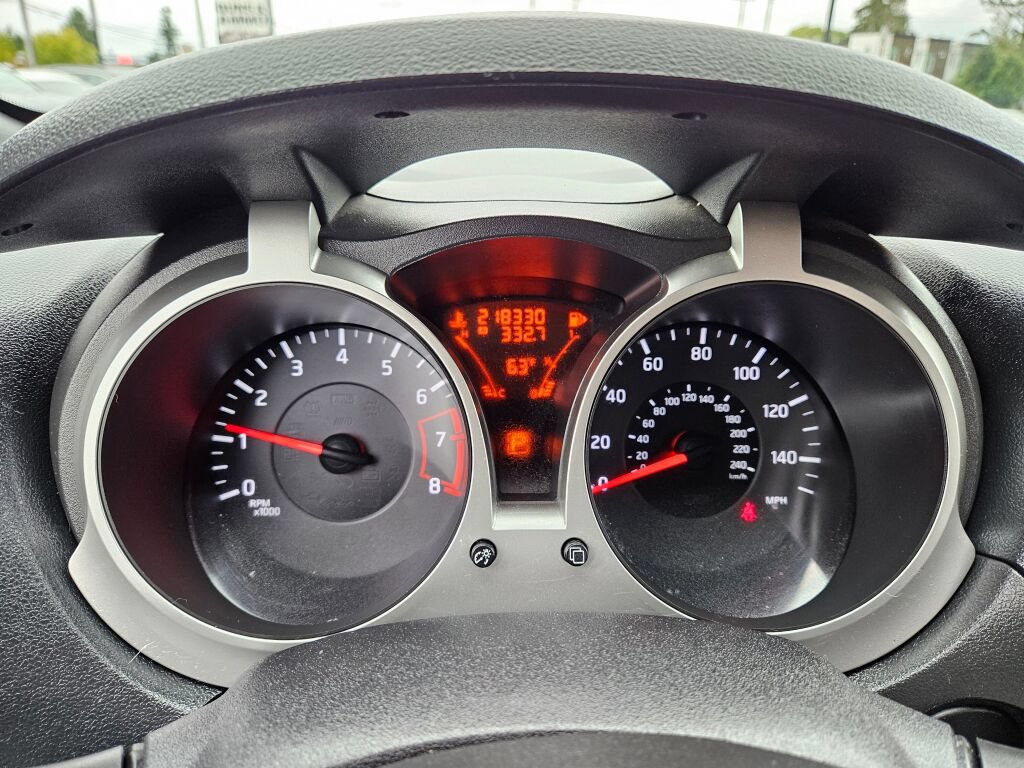 Used 2011 Nissan Juke S FWD image 20