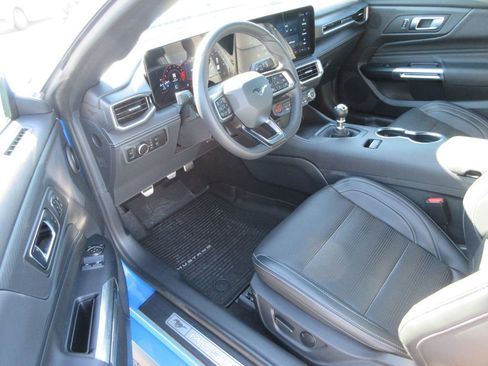 Used 2025 Ford Mustang GT Premium image 12