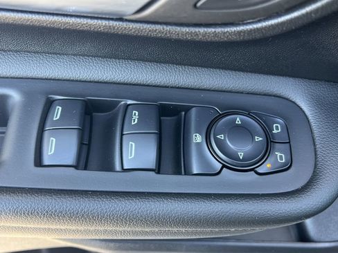 Used 2024 GMC Terrain SLE image 16