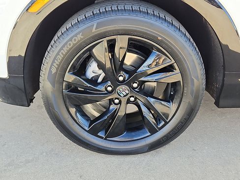 Used 2024 Buick Encore GX Sport Touring image 5