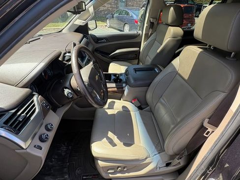 Used 2018 Chevrolet Suburban LT w/ LT Signature Package AWD/4WD image 21