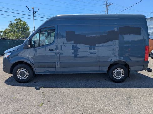 Used 2019 Mercedes-Benz Sprinter 144 image 4