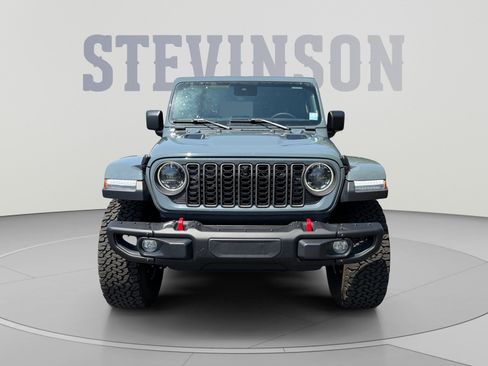 Used 2025 Jeep Wrangler Unlimited Rubicon AWD/4WD image 8