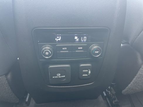 Used 2019 Buick Enclave Essence image 16