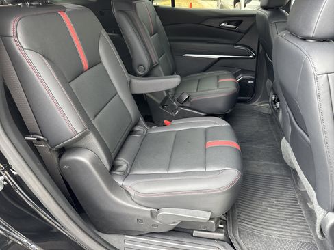 Certified 2024 Chevrolet Traverse RS w/ LPO, Floor Liner Package image 17