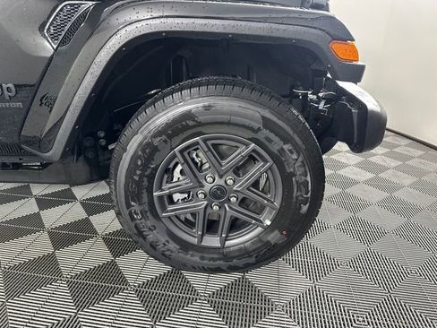 New 2026 Jeep Gladiator Sport AWD/4WD image 4