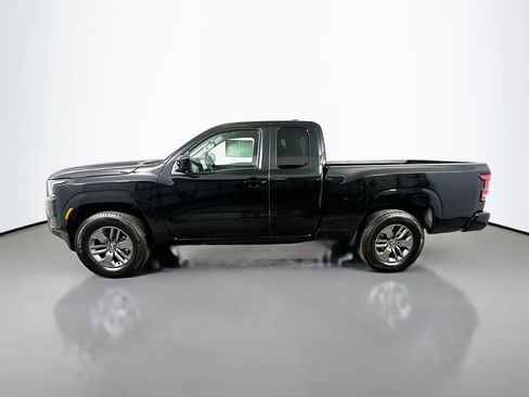 Used 2025 Nissan Frontier SV image 5