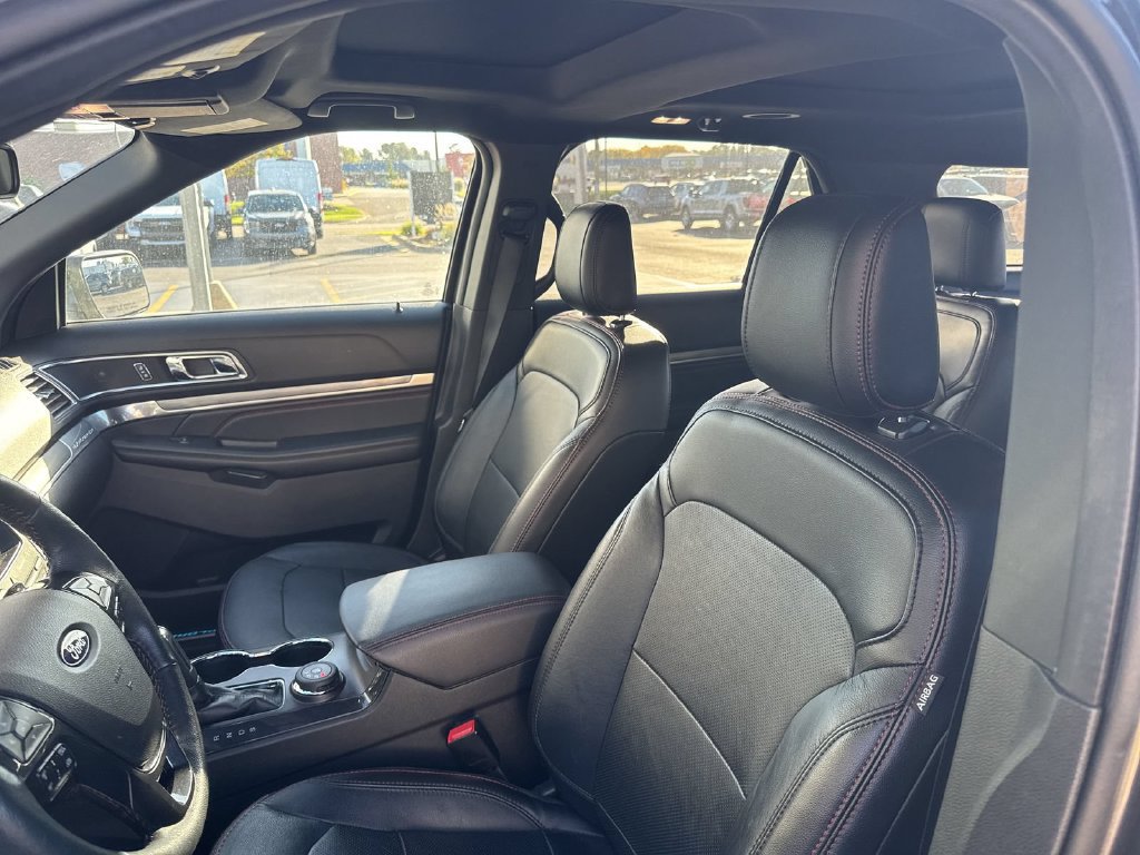 Used 2019 Ford Explorer Sport w/ Equipment Group 401A AWD/4WD image 9