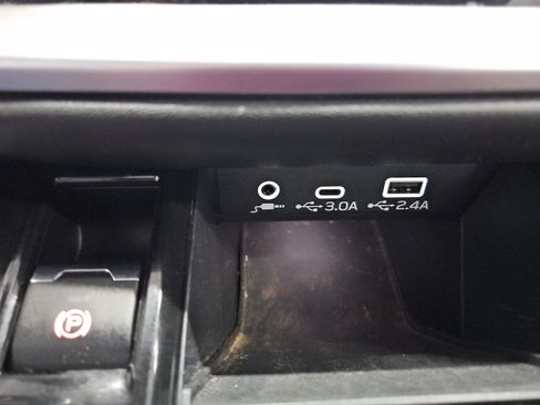 Certified 2025 Subaru Outback Premium image 19