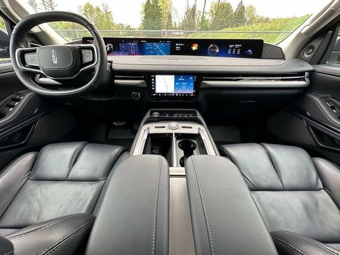 New 2025 Lincoln Navigator Reserve AWD/4WD image 21