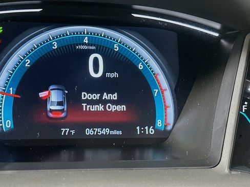 Used 2019 Honda Civic EX-L image 18