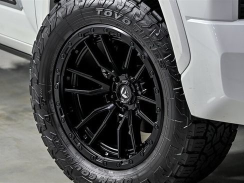 Used 2024 Toyota Tundra Capstone AWD/4WD image 3