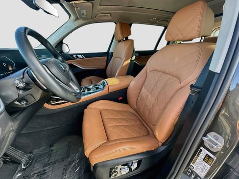 Certified 2025 BMW X7 xDrive40i w/ Premium Package AWD/4WD image 22
