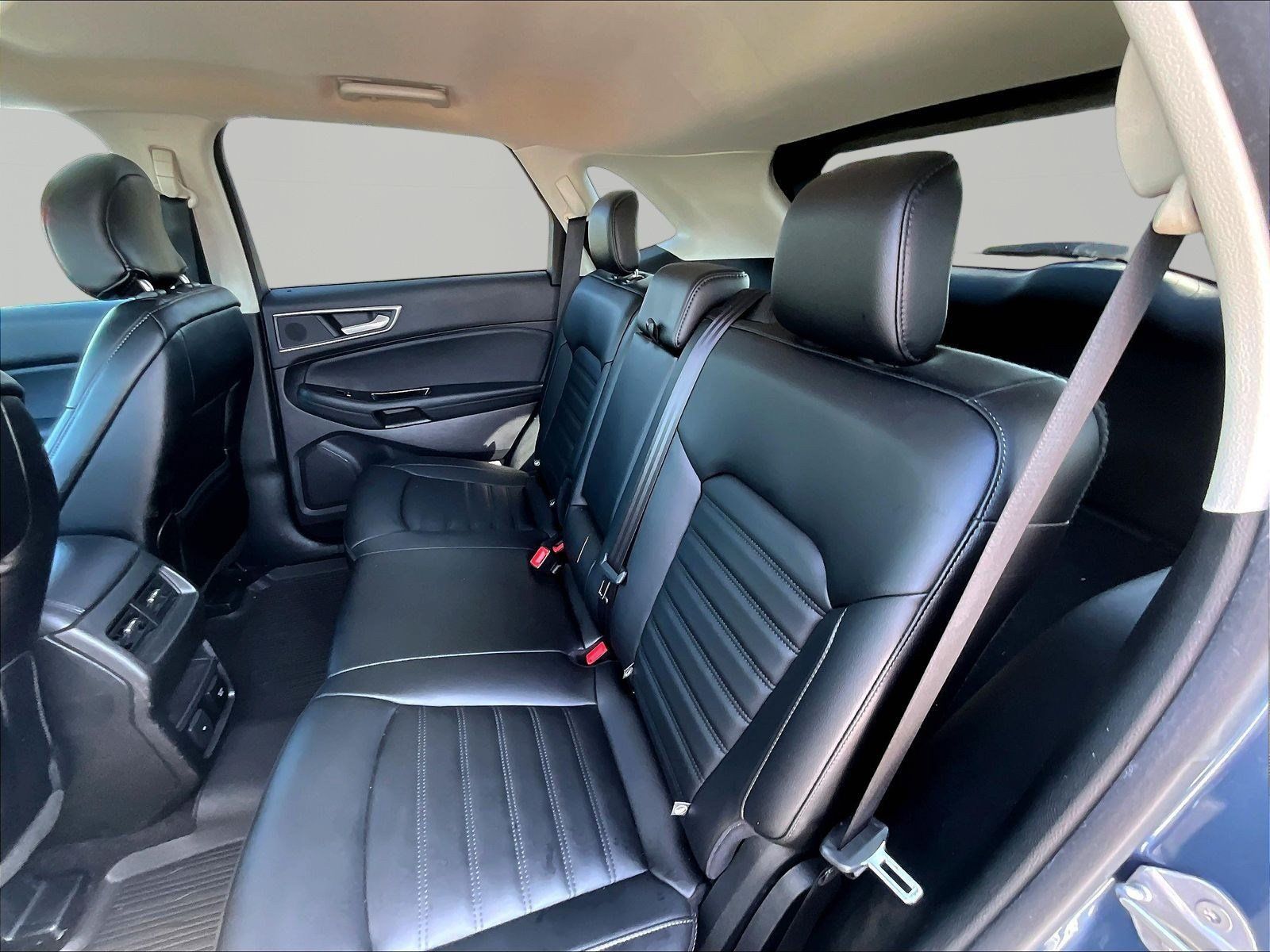 Used 2019 Ford Edge SEL w/ Equipment Group 201A AWD/4WD image 21
