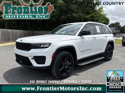 Used 2023 Jeep Grand Cherokee Altitude AWD/4WD image 1