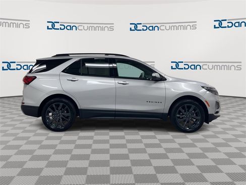 Used 2022 Chevrolet Equinox RS w/ RS Leather Package image 9