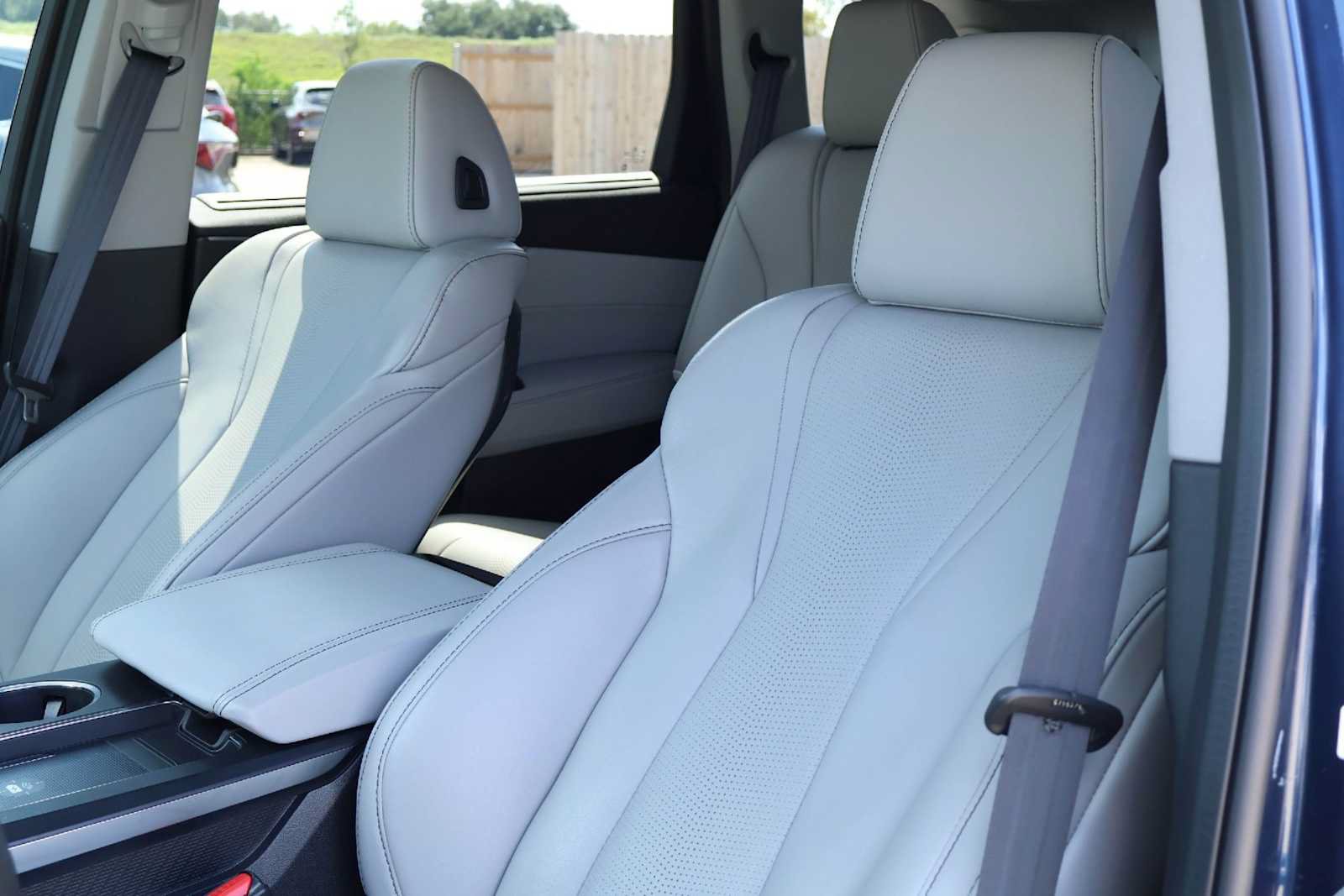 Certified 2026 Acura MDX w/ Technology Package FWD image 11