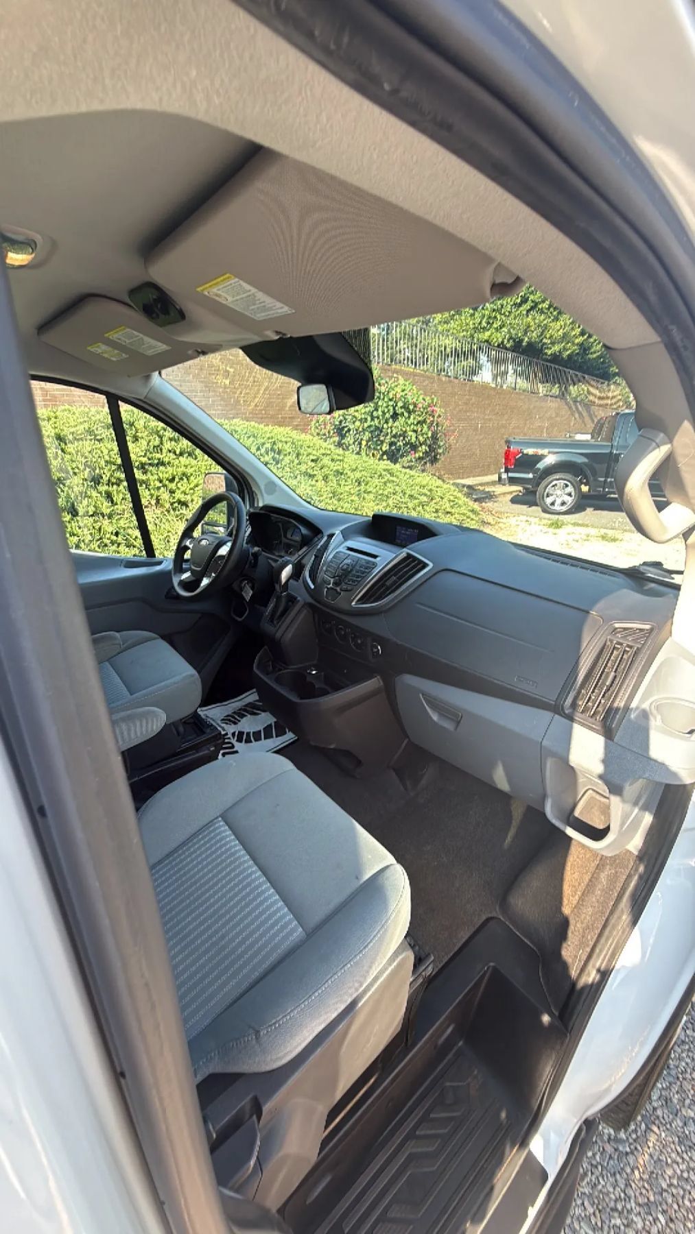 Used 2015 Ford Transit 350 XLT RWD image 24